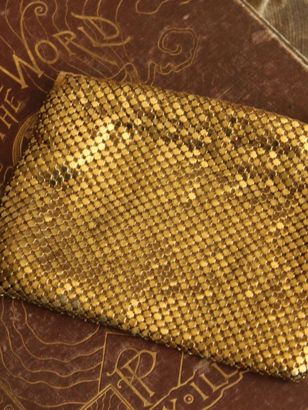 Vintage 1930s 1940s Clutch Purse, Gold Mesh Evening Bag, Art Deco, Possible Whit - Picture 4 of 13